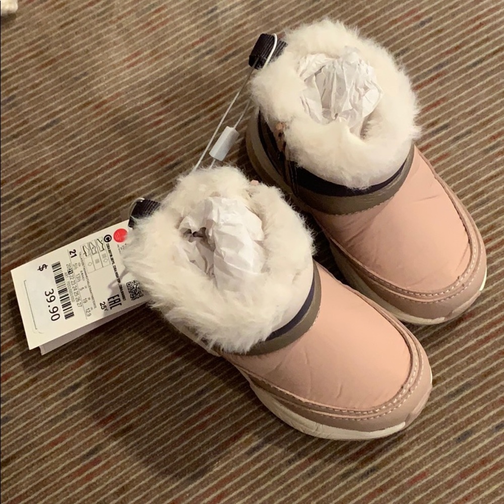 Zara Toddler snow boots